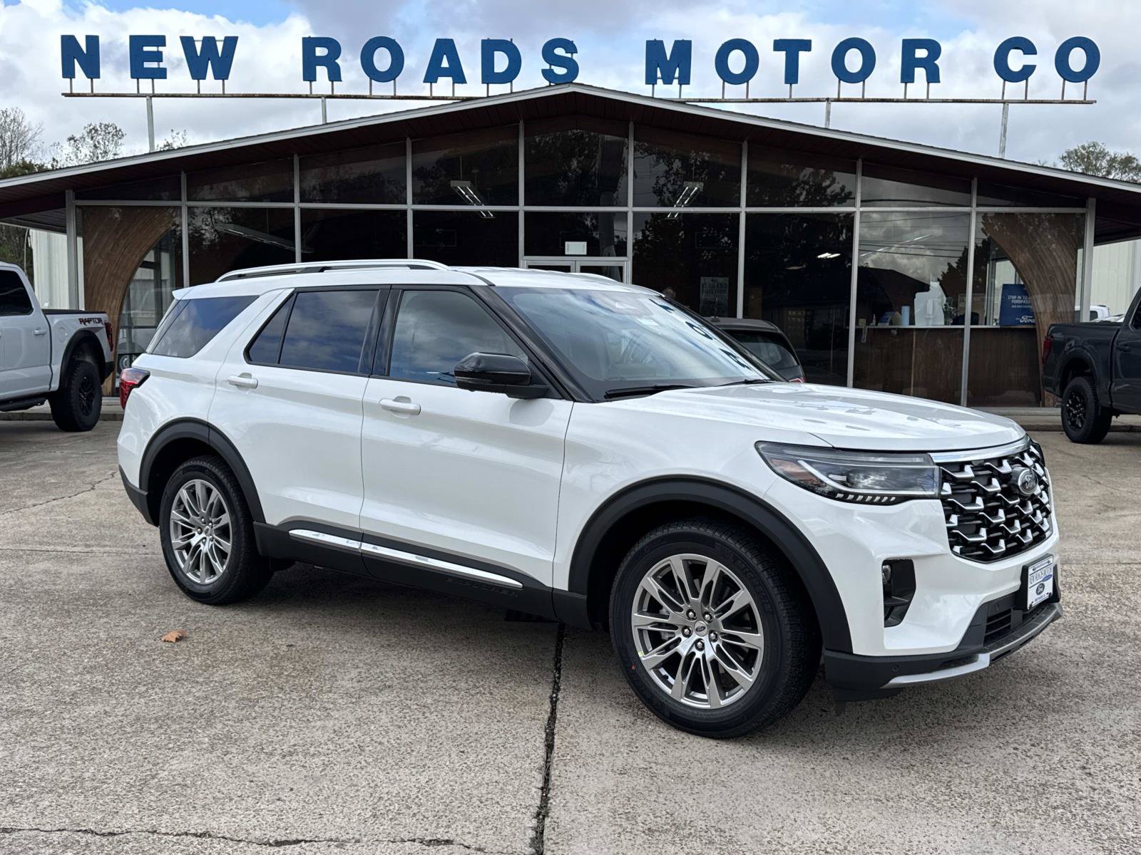 New 2026 Ford Explorer Platinum RWD image 1