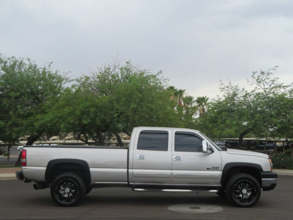 Used 2006 Chevrolet Silverado 2500 2WD Crew Cab image 3