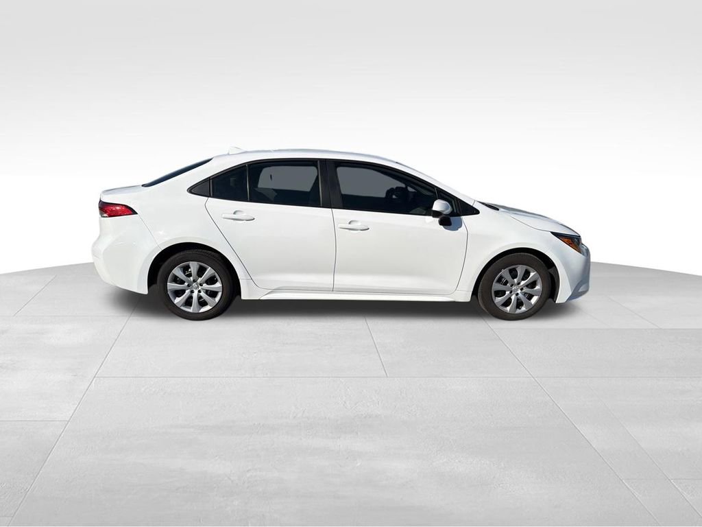 Used 2024 Toyota Corolla LE FWD image 6
