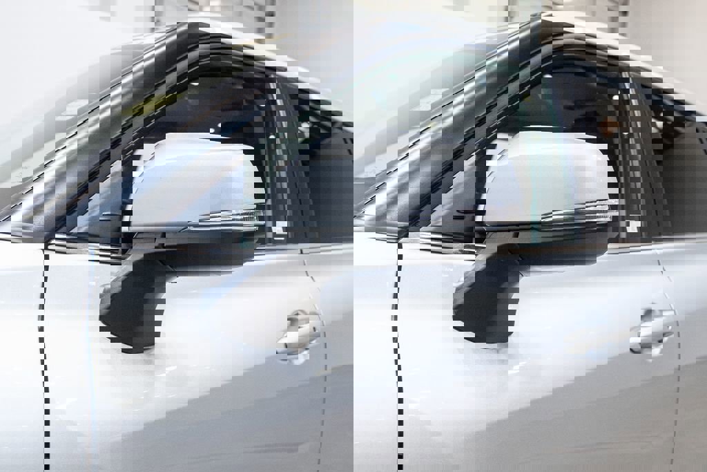 Used 2024 Toyota Highlander LE image 12