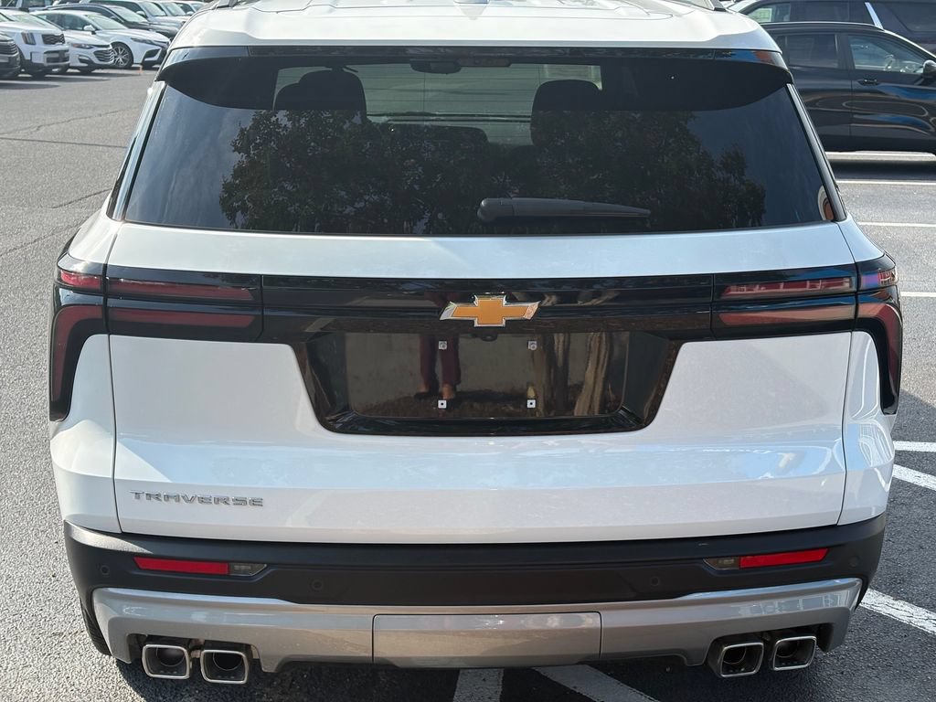 Used 2026 Chevrolet Traverse LT w/ Driver Confidence Package FWD image 14