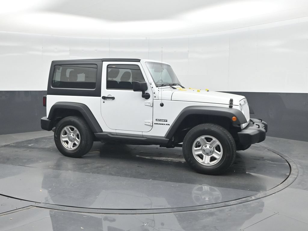 Used 2017 Jeep Wrangler Sport w/ Connectivity Group AWD/4WD image 10