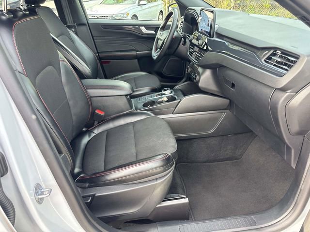 Used 2025 Ford Escape ST-Line image 19
