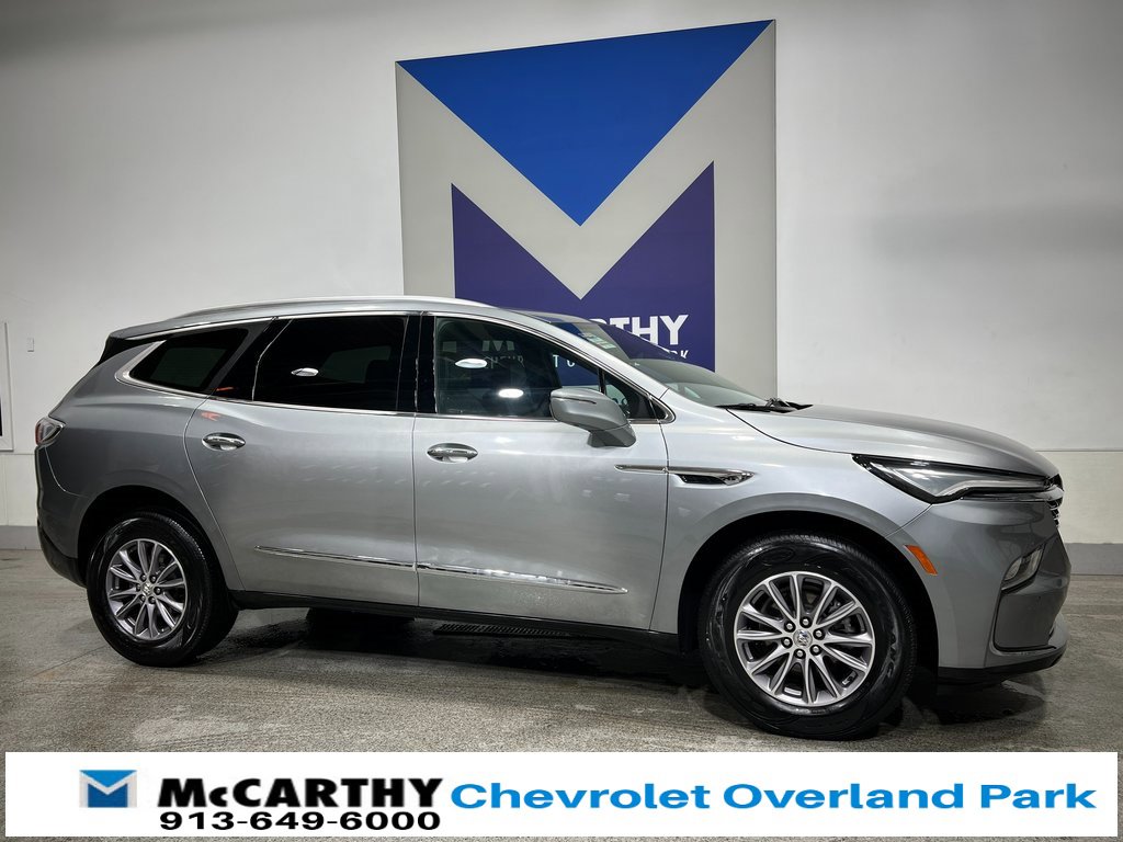 Used 2024 Buick Enclave Premium image 3