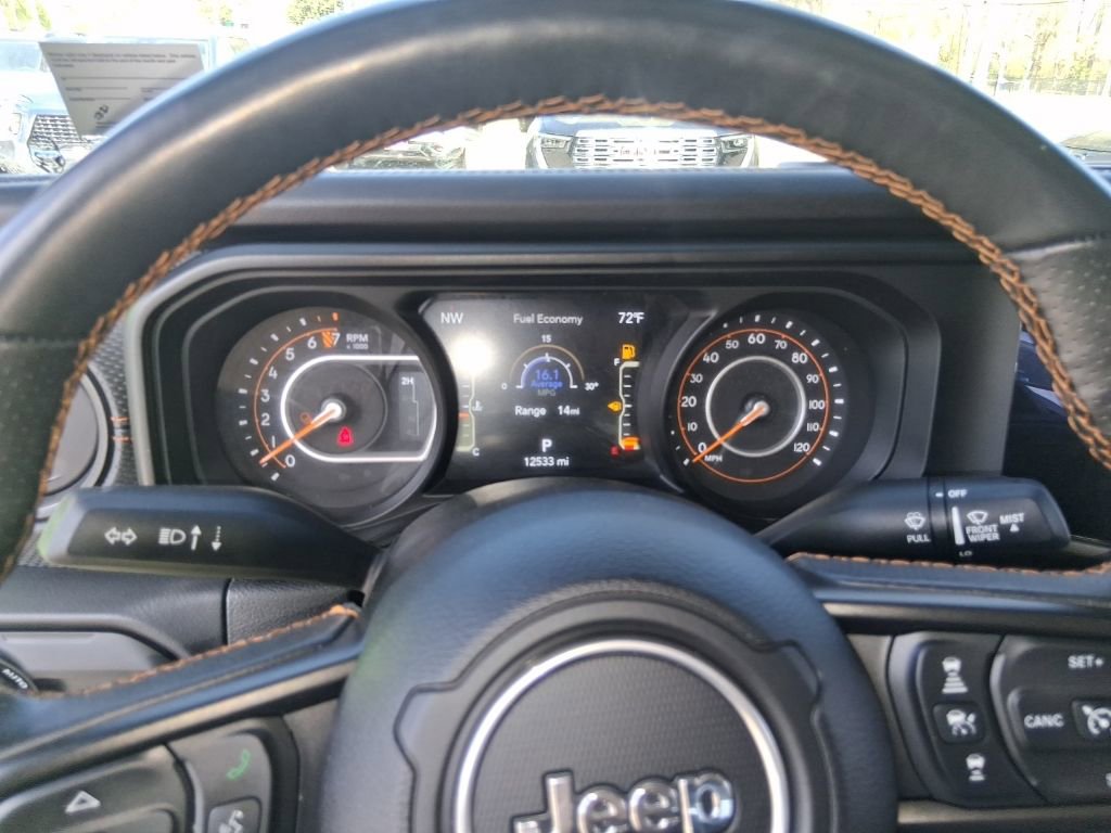 Used 2025 Jeep Gladiator Mojave w/ Convenience Group AWD/4WD image 11