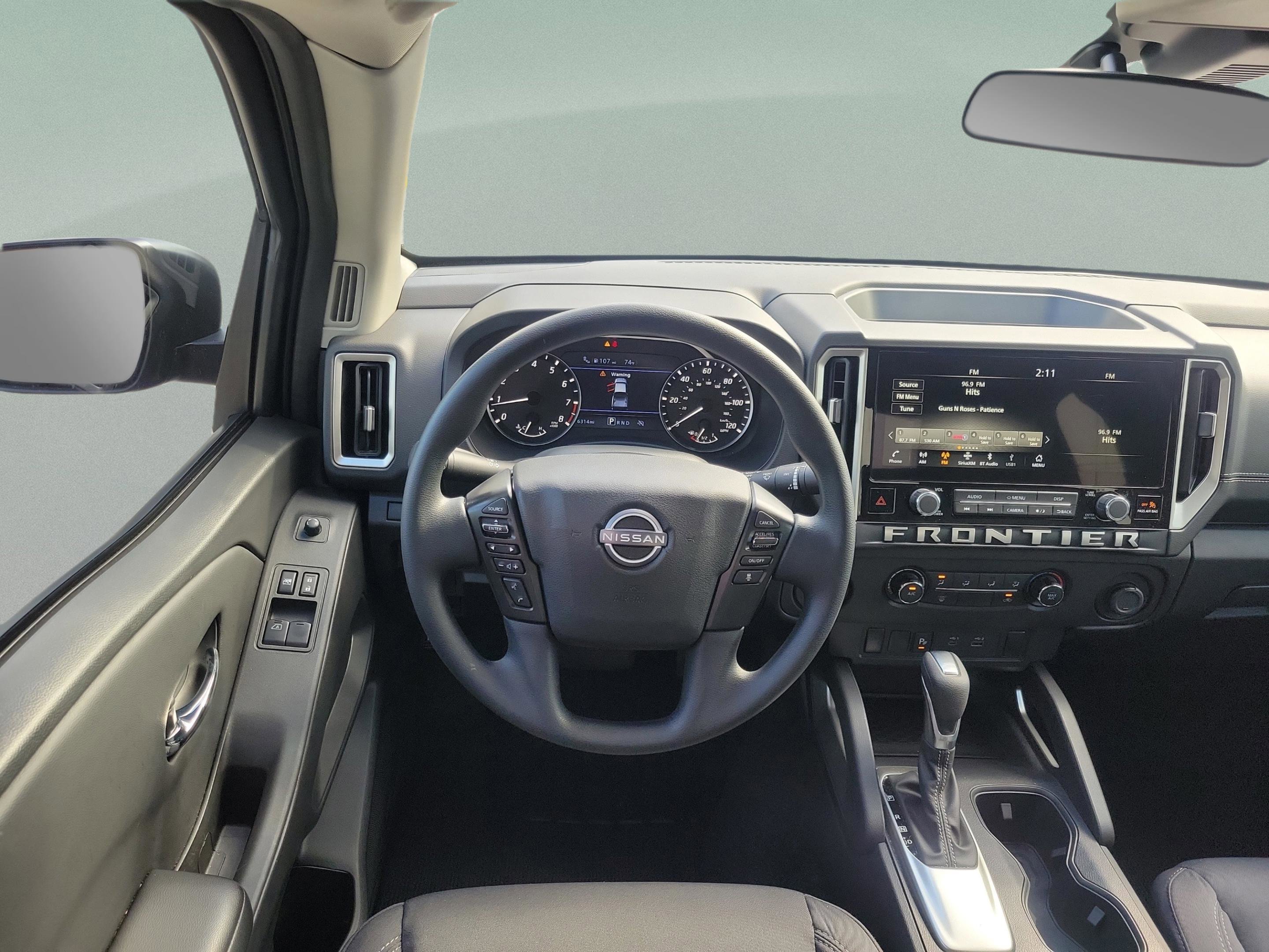 Used 2025 Nissan Frontier SV RWD image 22