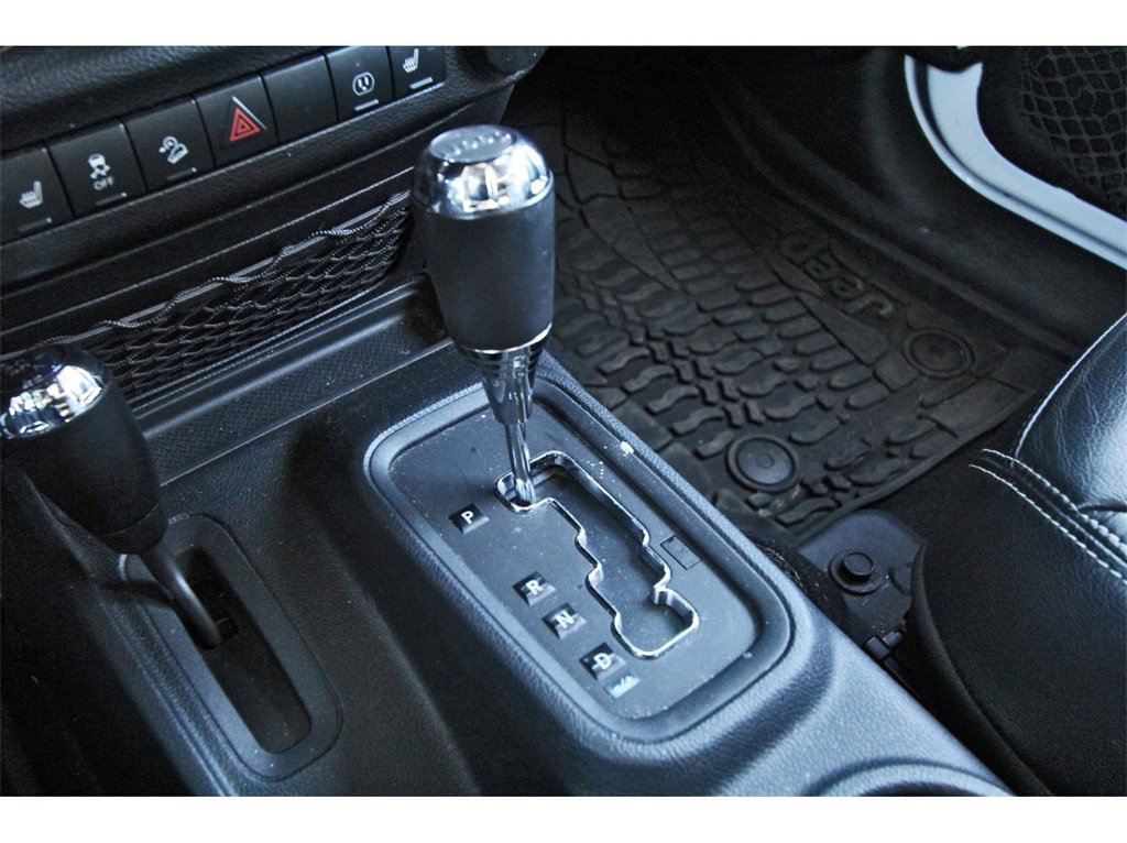 Used 2016 Jeep Wrangler Unlimited Rubicon image 23