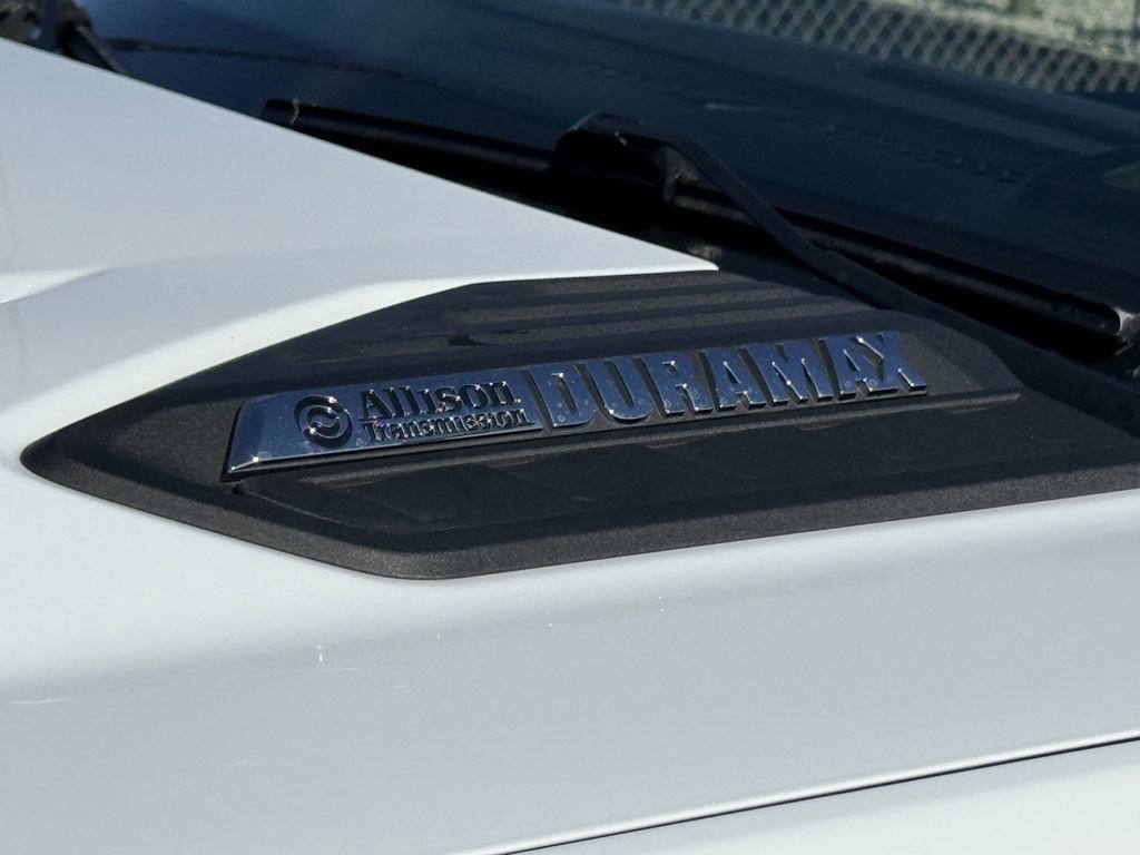 Used 2024 Chevrolet Silverado 2500 LTZ w/ LTZ Plus Package image 9