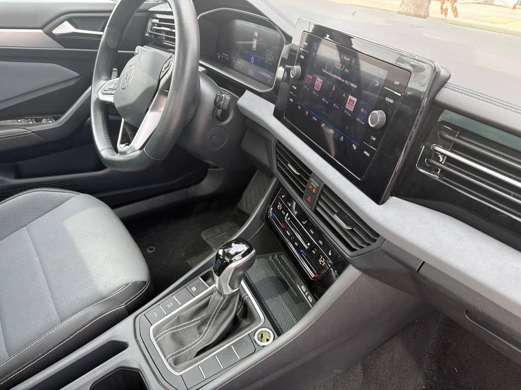 Used 2025 Volkswagen Jetta SE FWD image 27