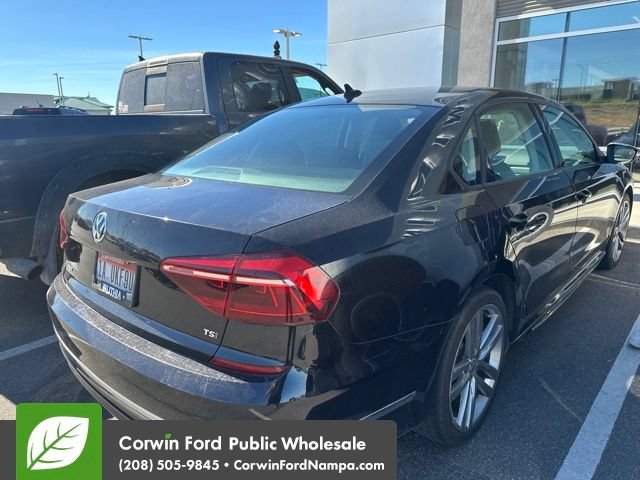 Used 2018 Volkswagen Passat 2.0T R-Line FWD image 4