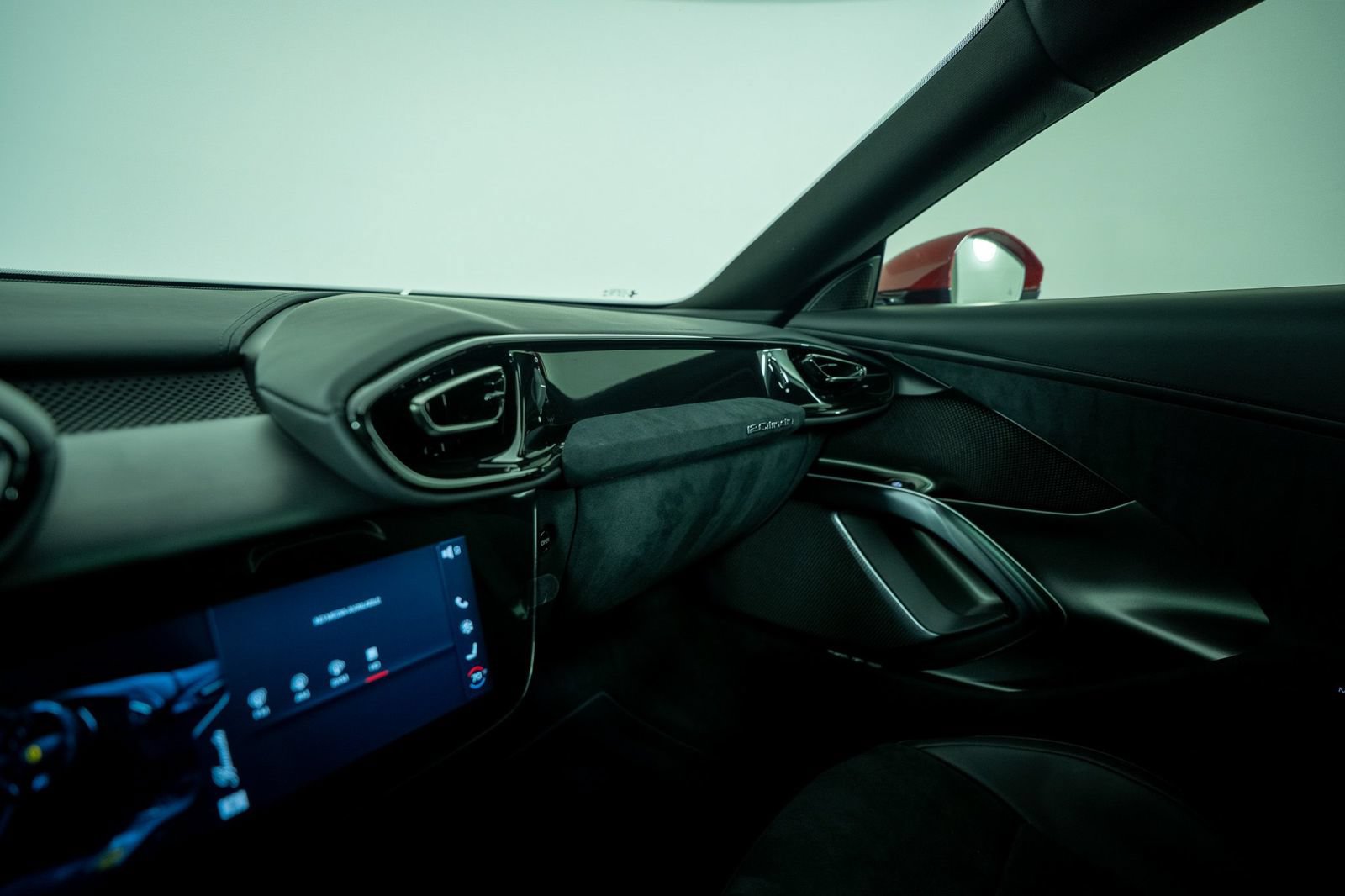Certified 2025 Ferrari 12Cilindri RWD image 39