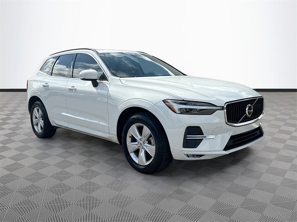 Used 2022 Volvo XC60 B5 Momentum image 3