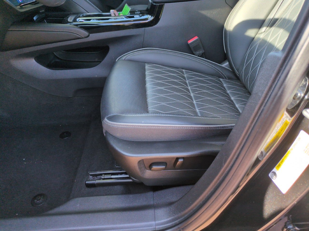 Used 2023 Buick Envision Avenir FWD image 13