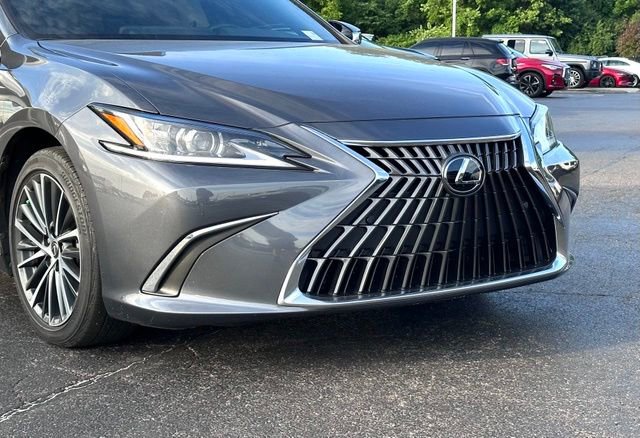 Used 2023 Lexus ES 250 w/ Premium Package AWD/4WD image 2