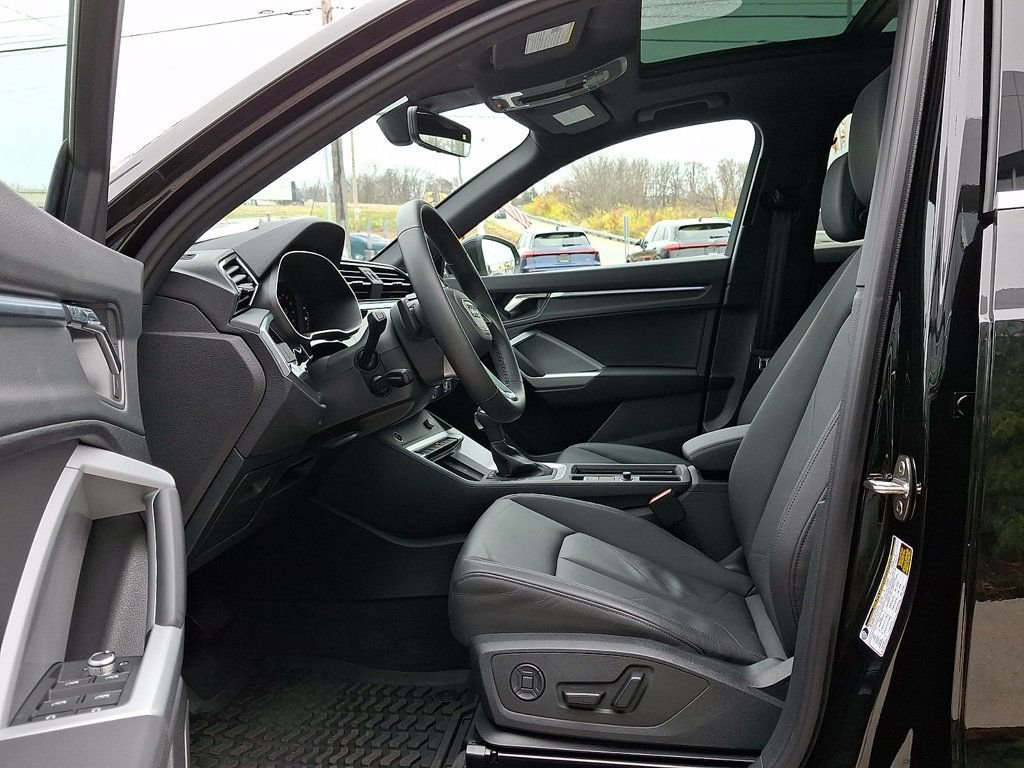 Certified 2025 Audi Q3 2.0T Premium Plus w/ Premium Plus Package image 13