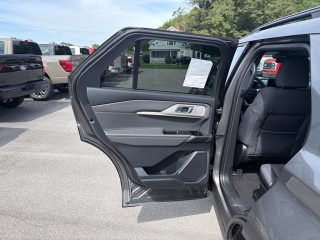 Used 2027 Ford Explorer Active AWD/4WD image 39