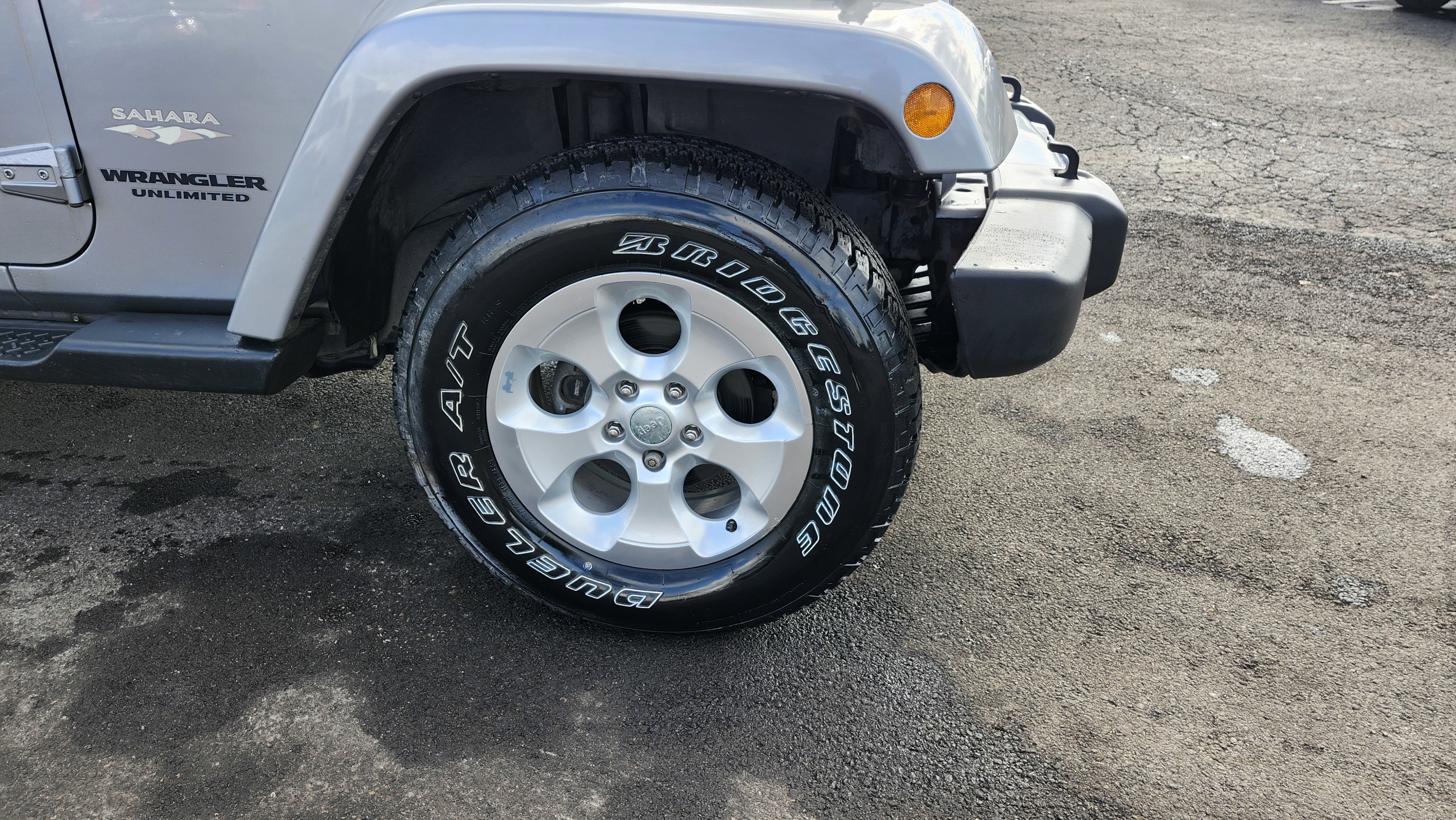 Used 2015 Jeep Wrangler Unlimited Sahara w/ Dual Top Group image 10