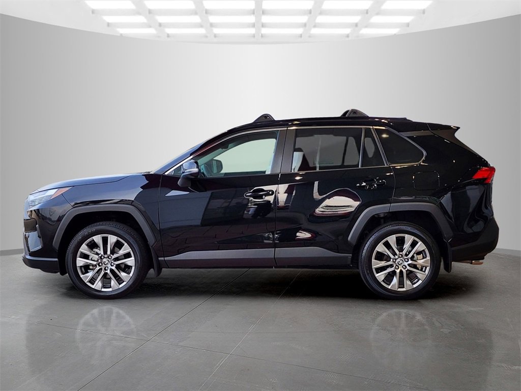 Used 2023 Toyota RAV4 XLE Premium image 8