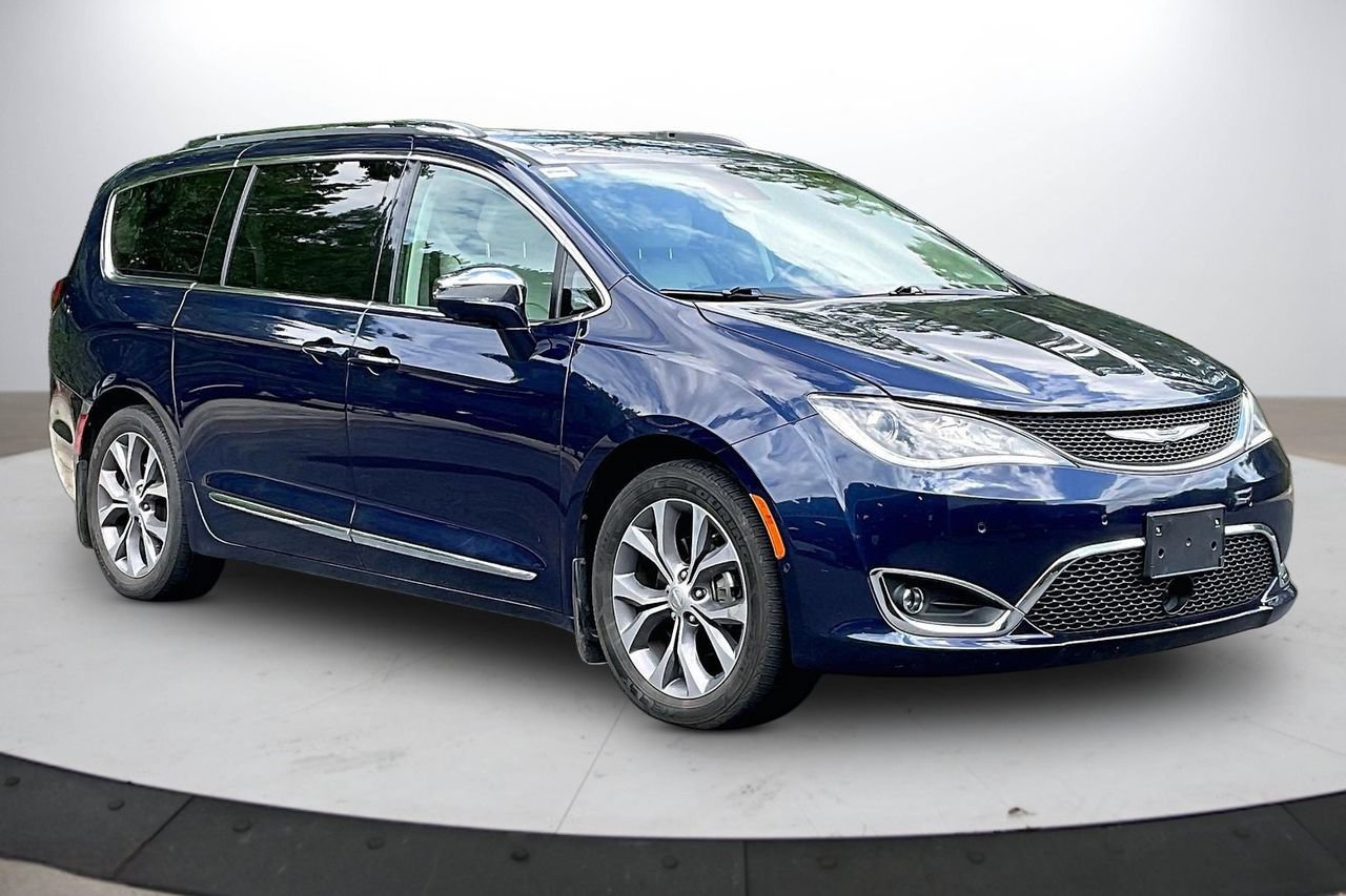 Certified 2018 Chrysler Pacifica Limited w/ Advanced Safetytec Group FWD image 2
