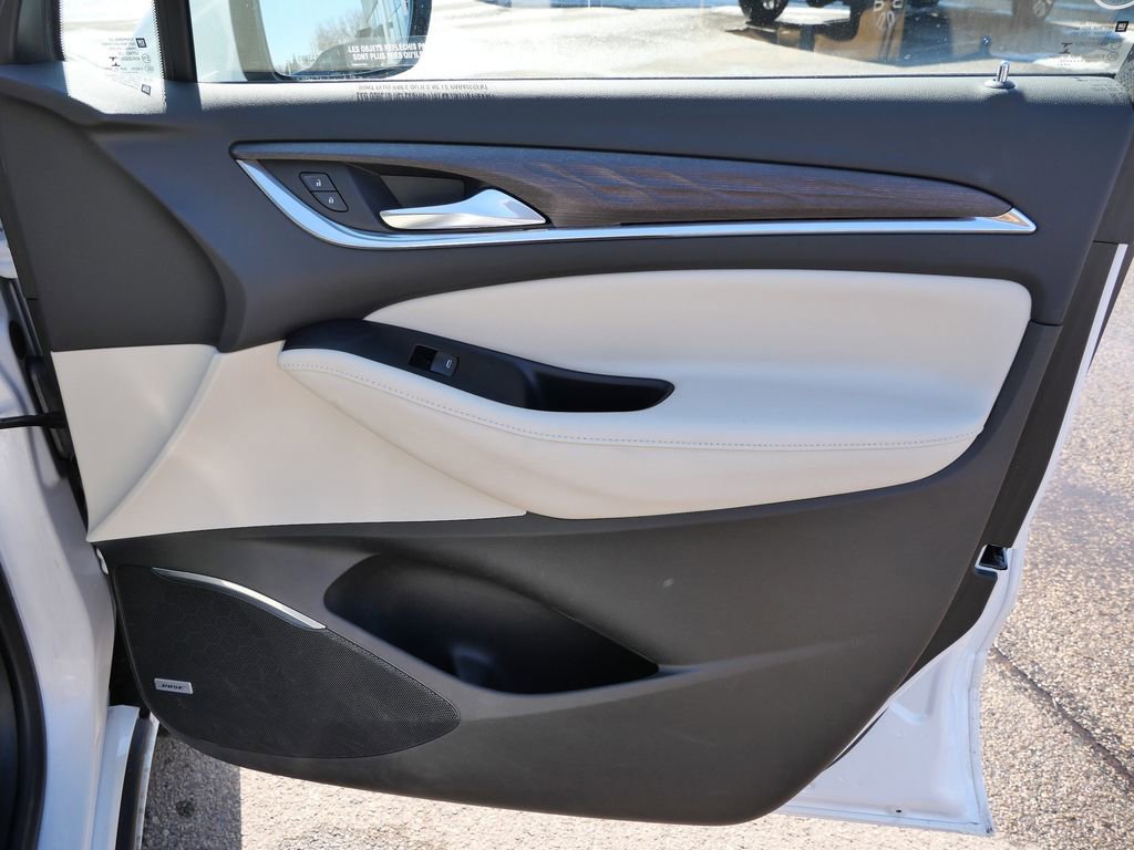 Used 2022 Buick Enclave Avenir w/ Avenir Technology Package AWD/4WD image 13