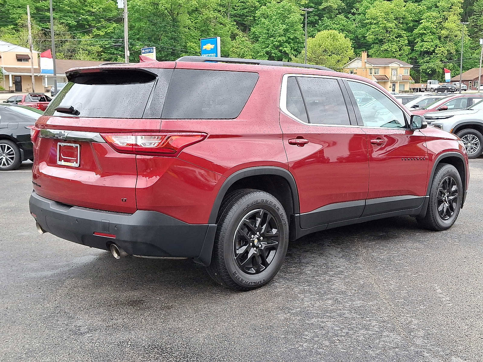 Used 2019 Chevrolet Traverse LT w/ LPO, Blackout Package AWD/4WD image 6