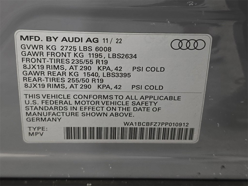 Used 2024 Audi Q4 e-tron Premium Plus image 30
