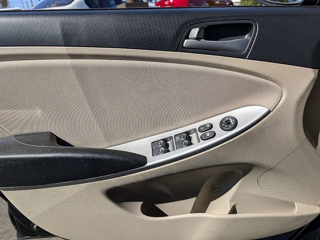 Used 2017 Hyundai Accent SE FWD image 29