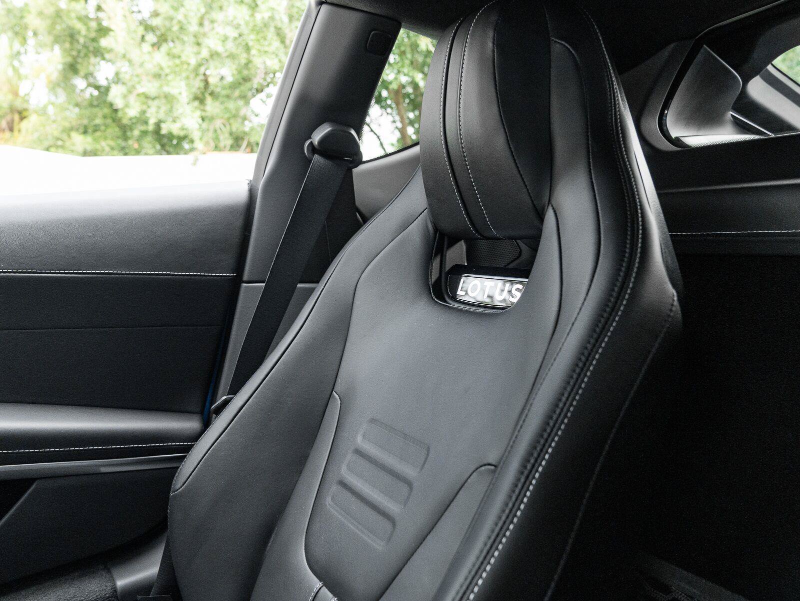 Used 2025 Lotus Emira RWD image 18
