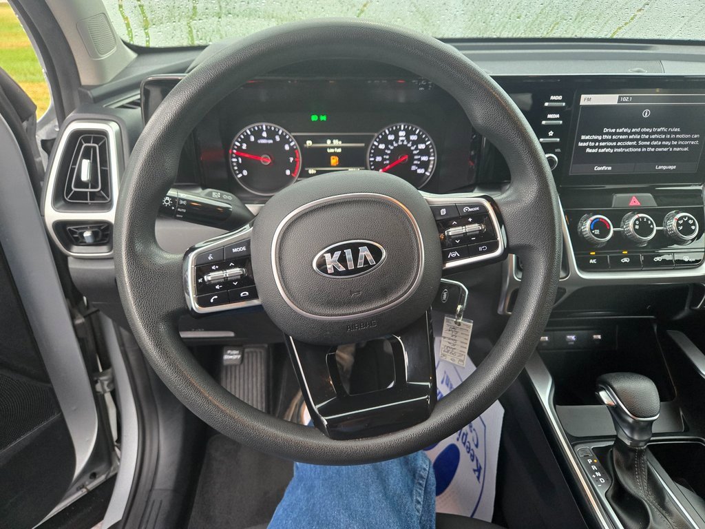 Used 2021 Kia Sorento LX image 11