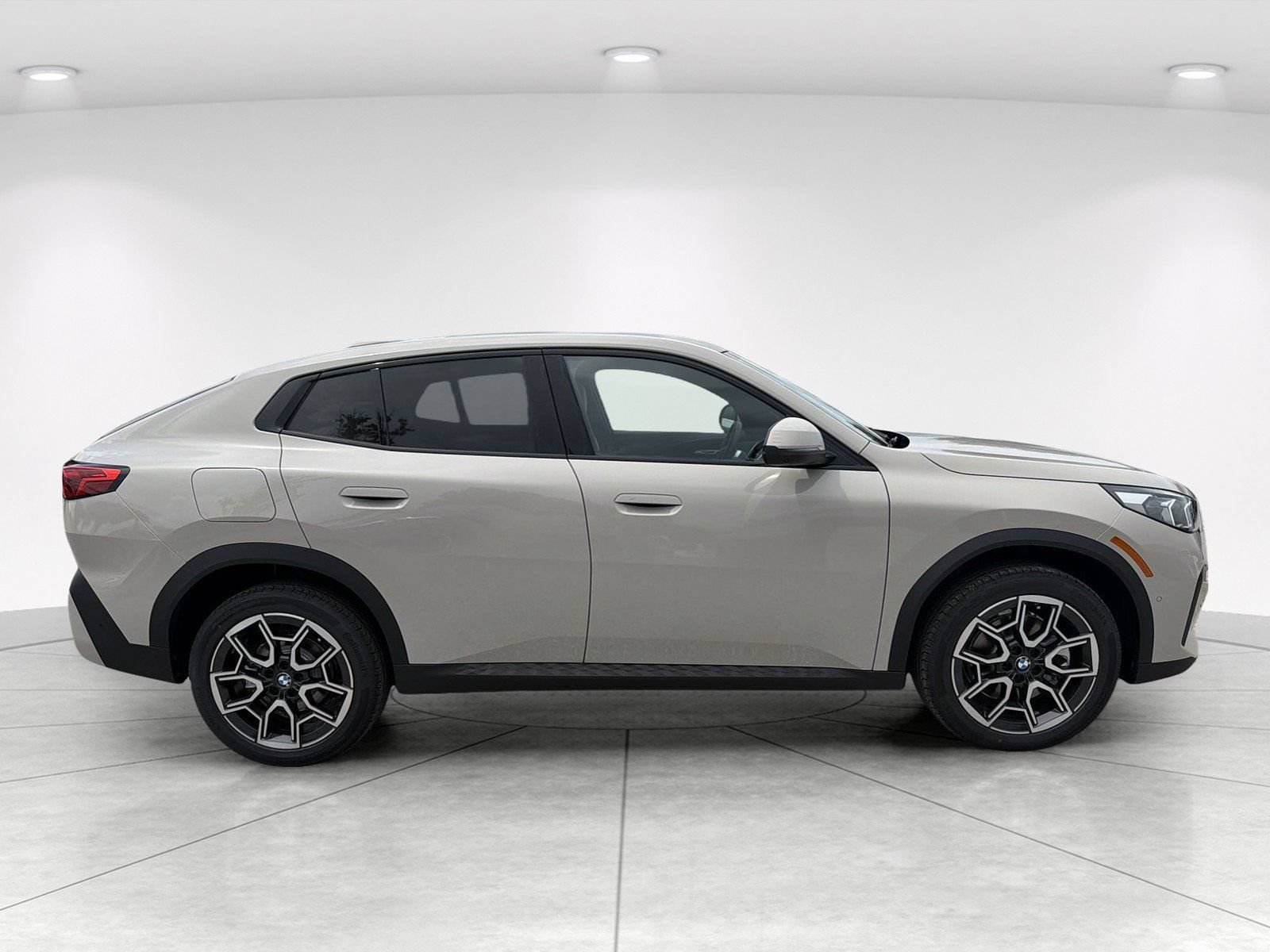 New 2026 BMW X2 xDrive28i w/ Technology Package AWD/4WD image 3
