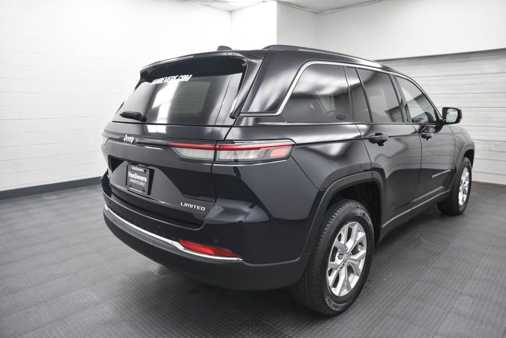 Used 2024 Jeep Grand Cherokee Limited image 8