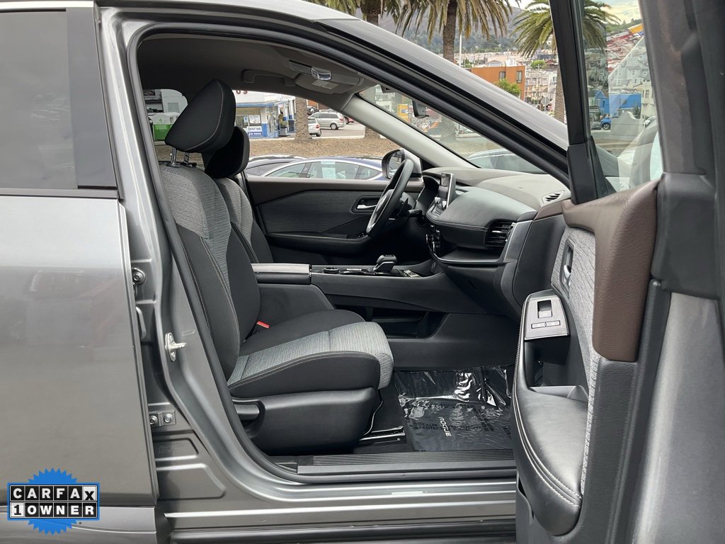 Used 2021 Nissan Rogue SV image 61