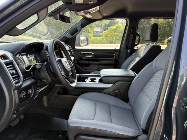Used 2025 RAM 1500 Big Horn AWD/4WD image 9