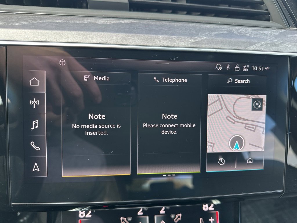 Used 2024 Audi Q8 e-tron Prestige image 39