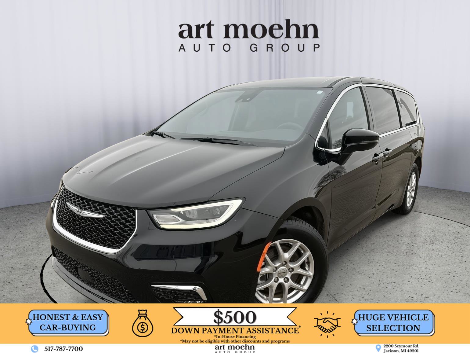 Used 2025 Chrysler Pacifica Select image 1