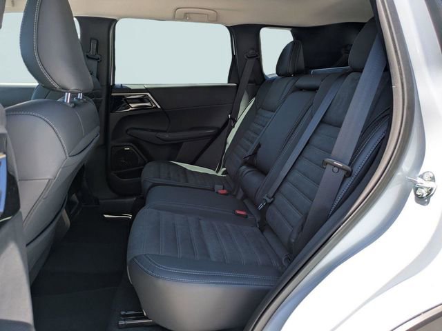 New 2026 Mitsubishi Outlander SE FWD image 15