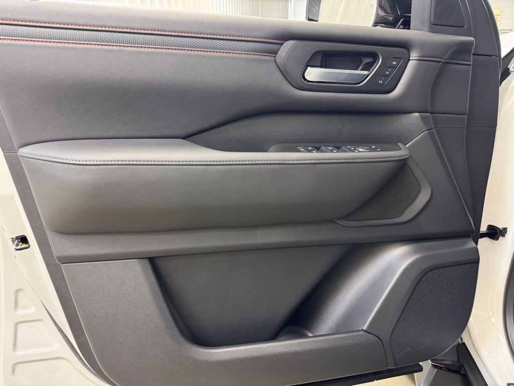 New 2026 Nissan Armada PRO-4X AWD/4WD image 8
