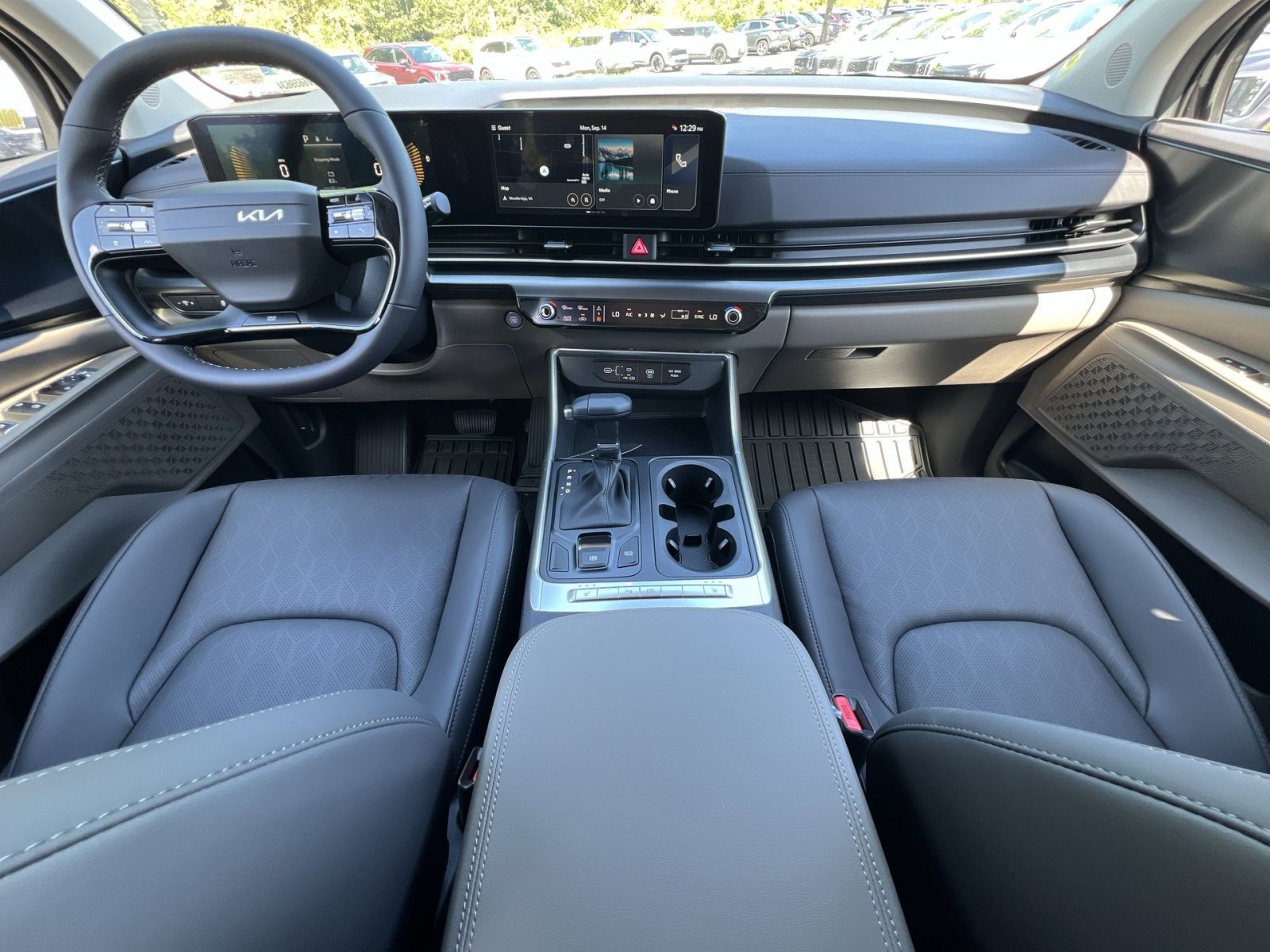 New 2027 Kia Carnival FWD image 30