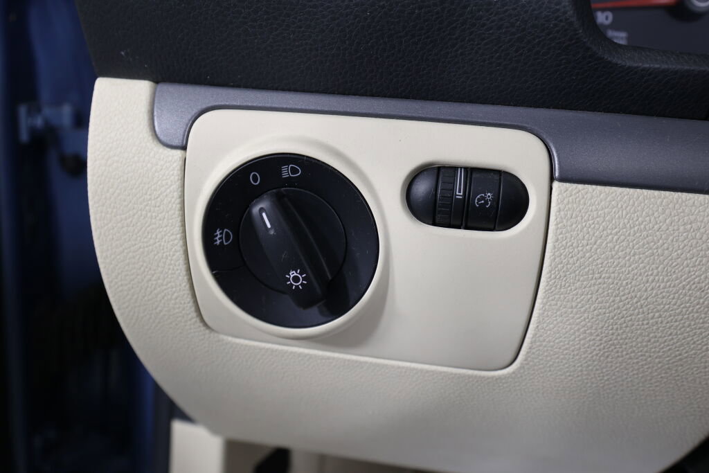 Used 2008 Volkswagen Eos 2.0T image 24