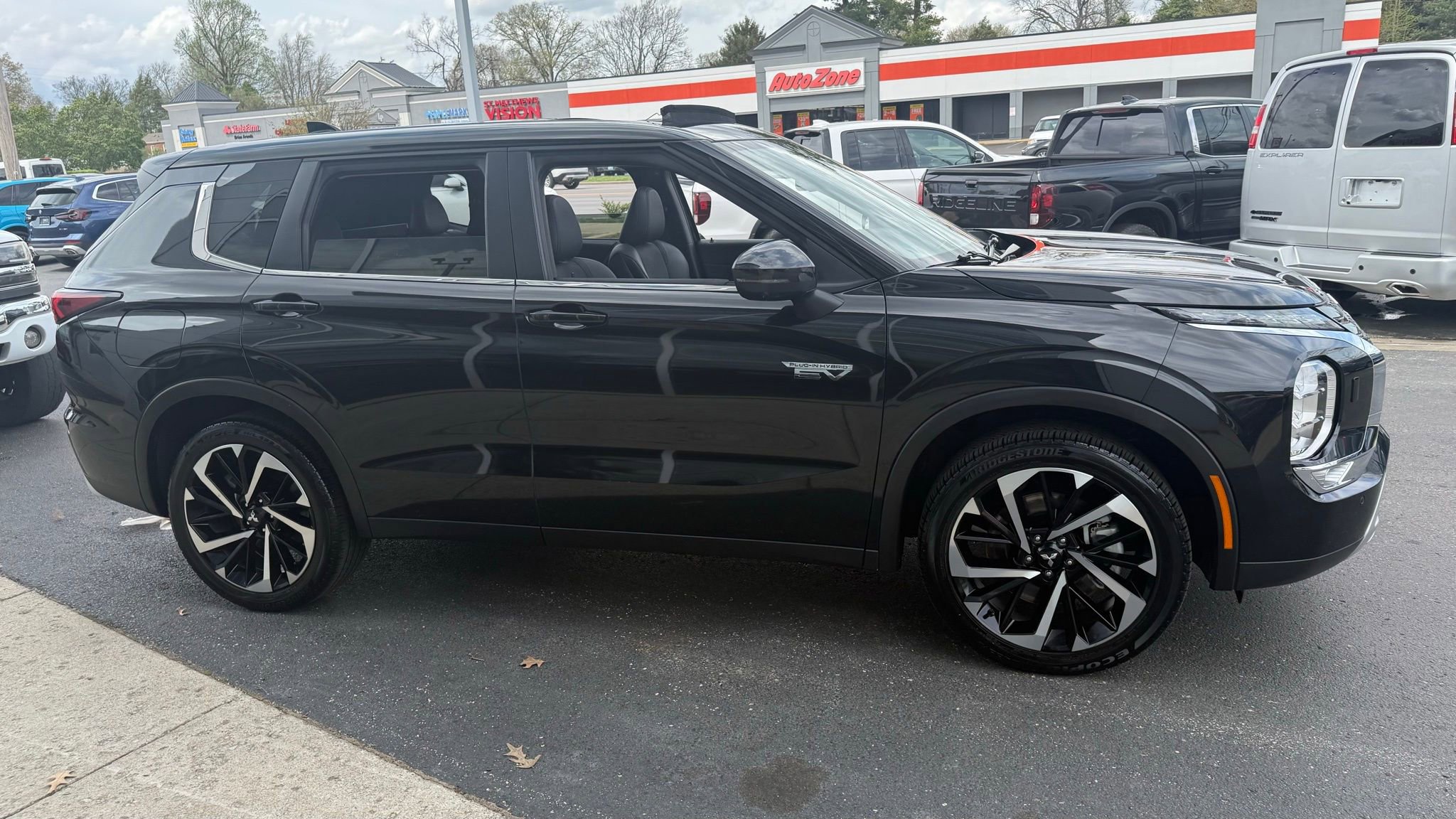 Used 2024 Mitsubishi Outlander SE image 5