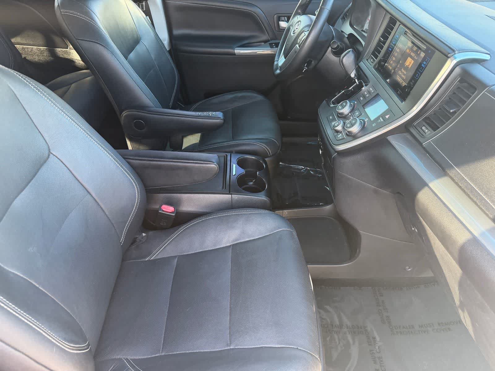 Used 2015 Toyota Sienna SE Premium FWD image 12