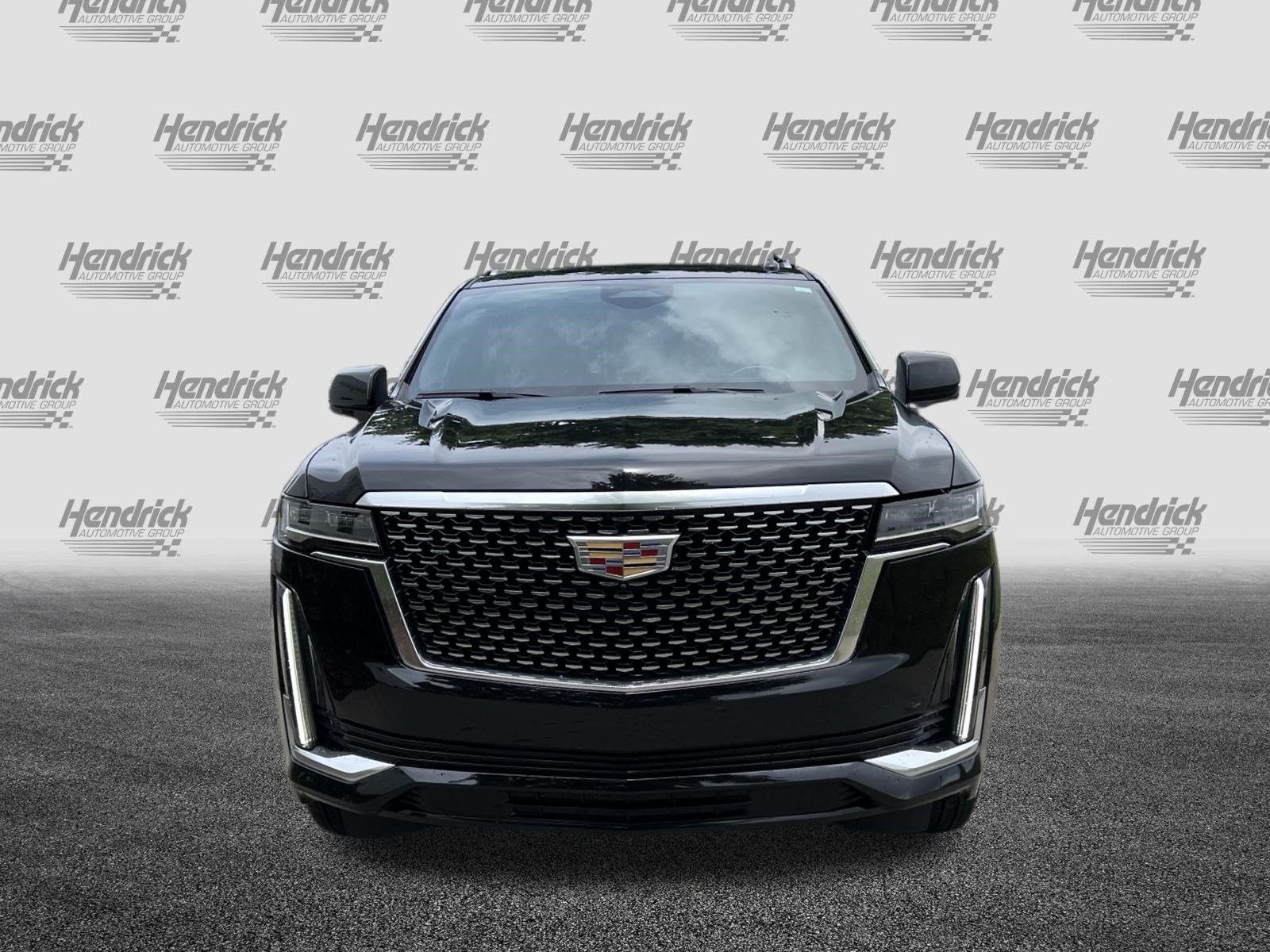 Used 2022 Cadillac Escalade Luxury w/ LPO, Illumination Package AWD/4WD image 3