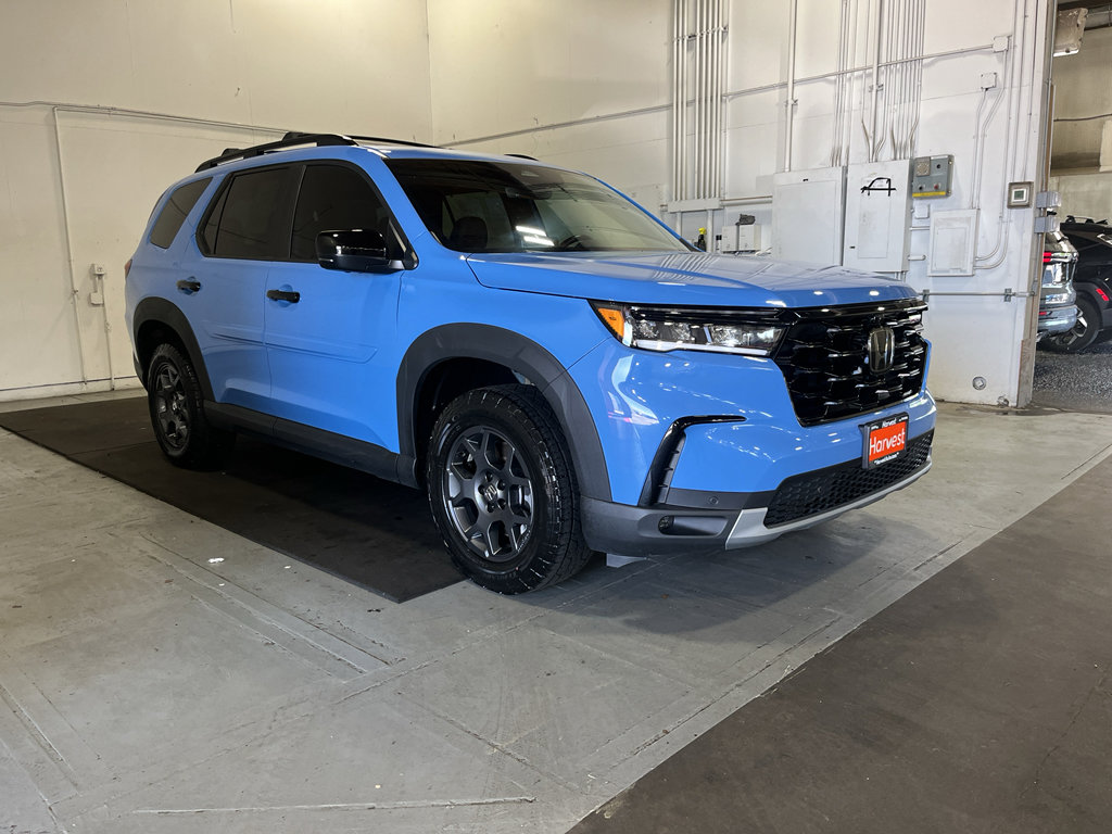 Used 2024 Honda Pilot TrailSport image 1
