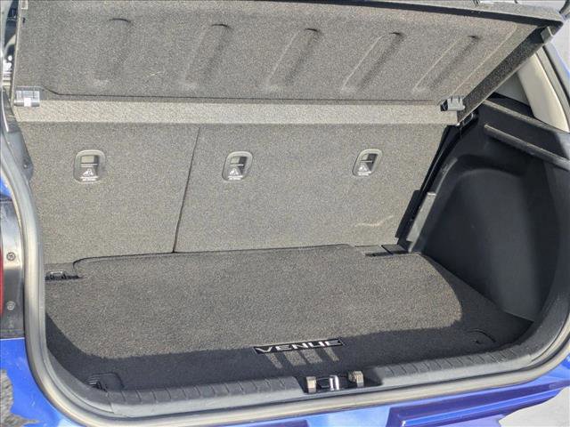 Used 2022 Hyundai Venue Limited image 6