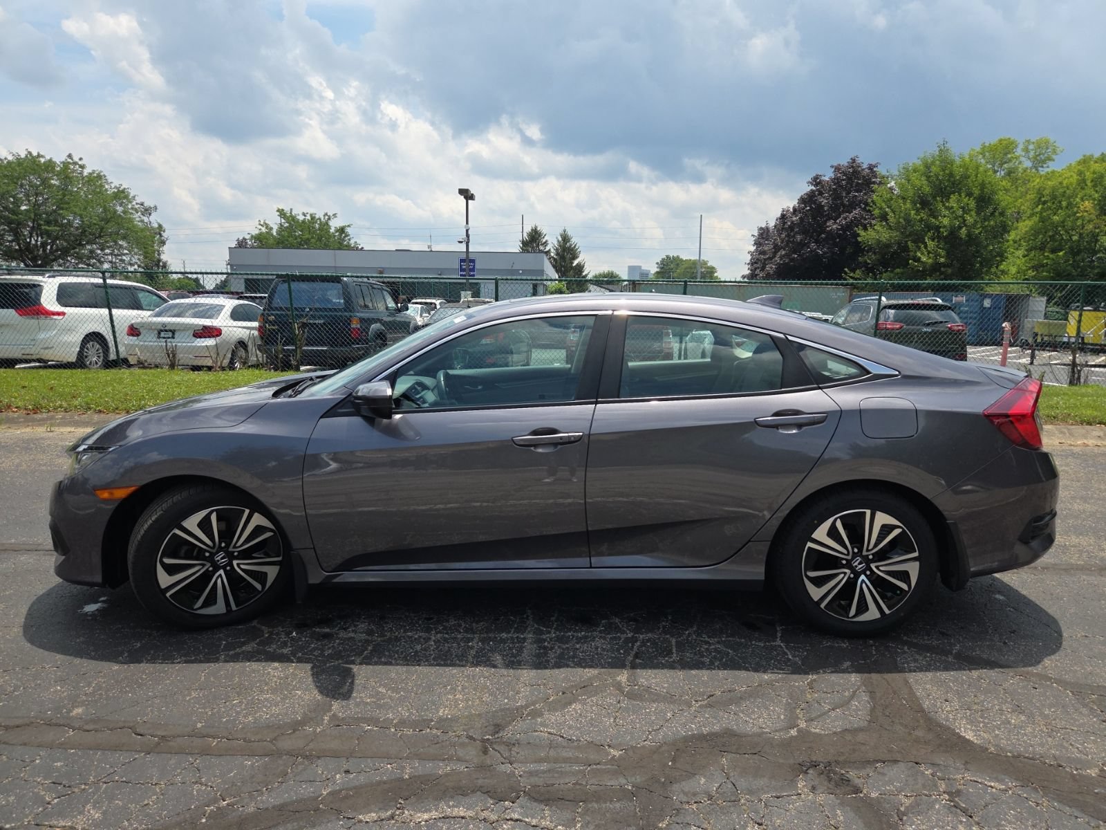 Used 2017 Honda Civic EX-L image 10