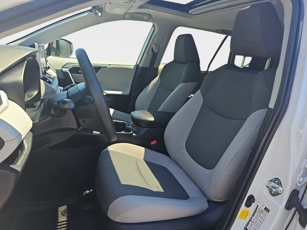 Used 2021 Toyota RAV4 XLE w/ Convenience Package AWD/4WD image 15