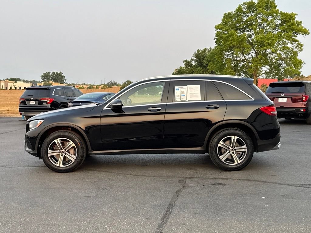 Used 2019 Mercedes-Benz GLC 300 4MATIC w/ Premium Package image 4