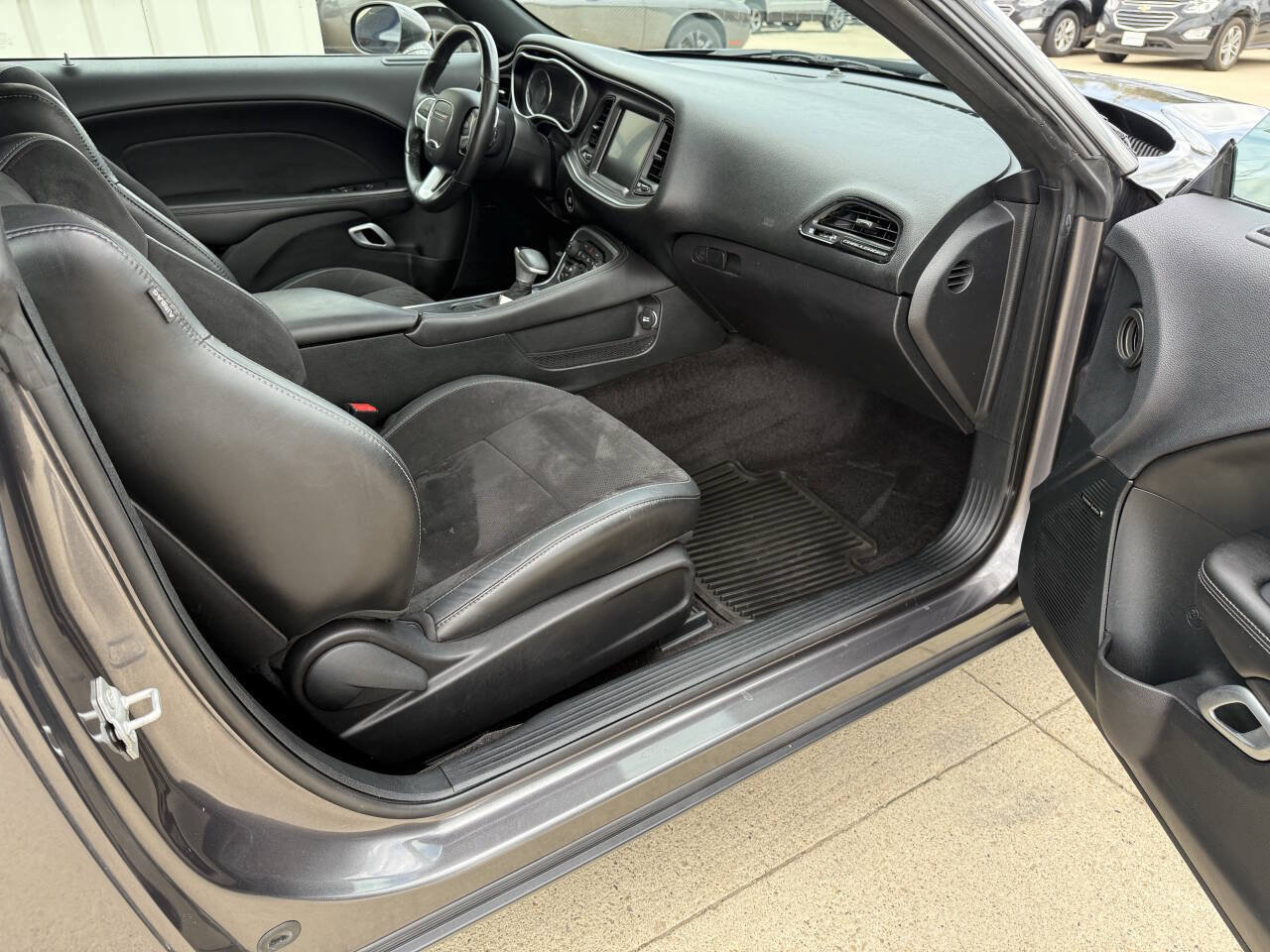 Used 2016 Dodge Challenger R/T Scat Pack w/ Leather Interior Group RWD image 12