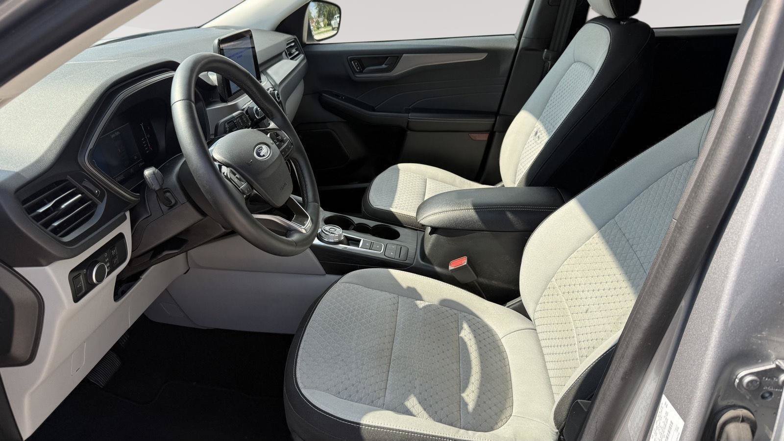 Used 2023 Ford Escape Active AWD/4WD image 12