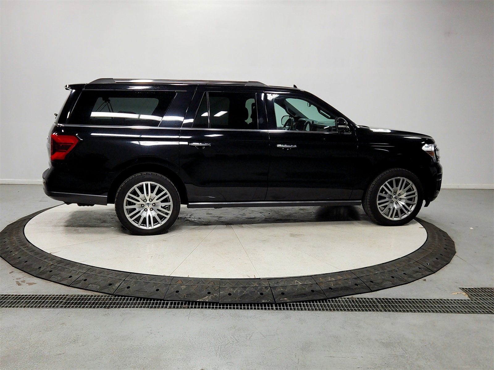 Used 2023 Ford Expedition Max Limited image 8